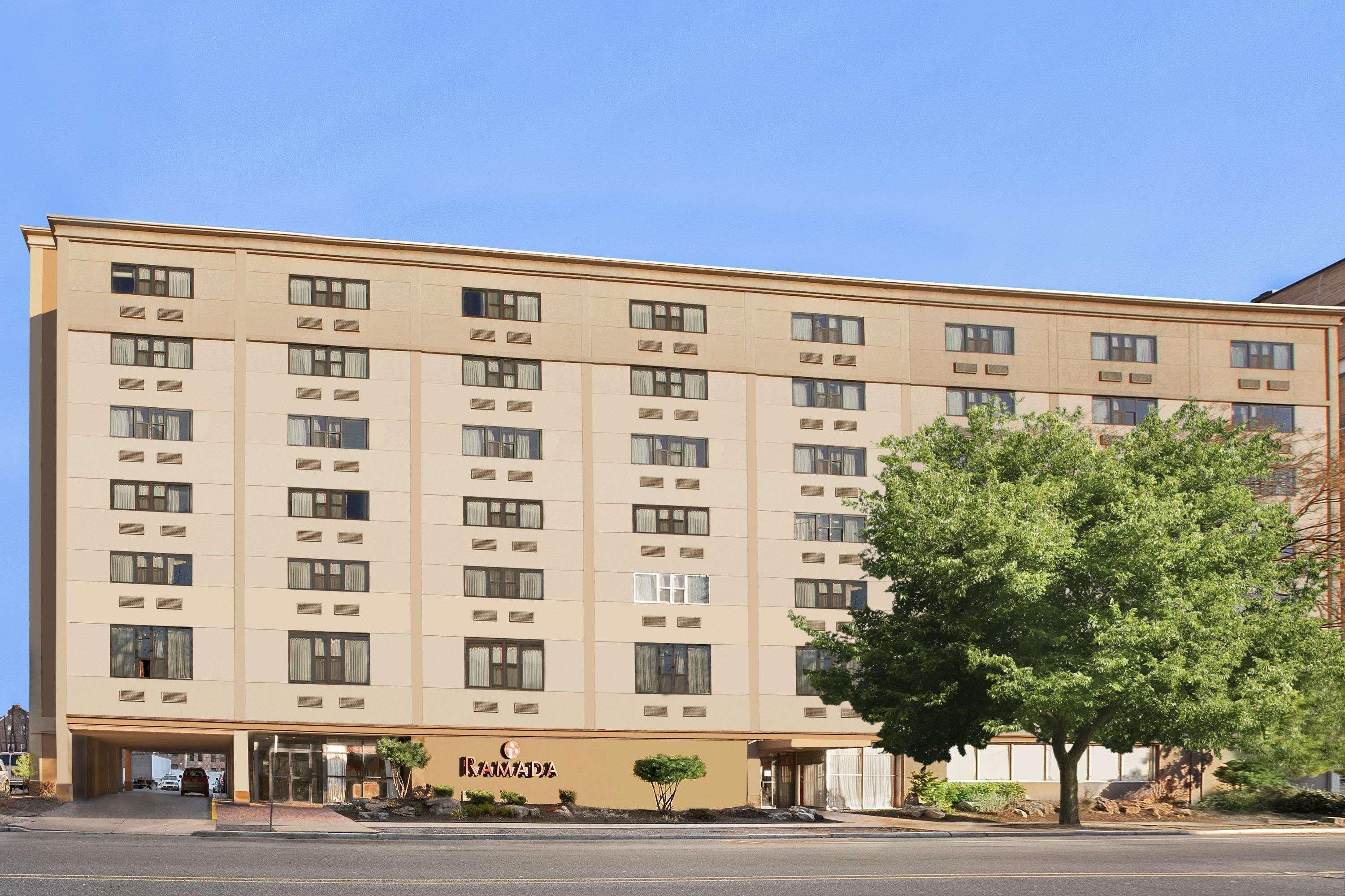 Ramada By Wyndham East Orange Hotel Exterior photo